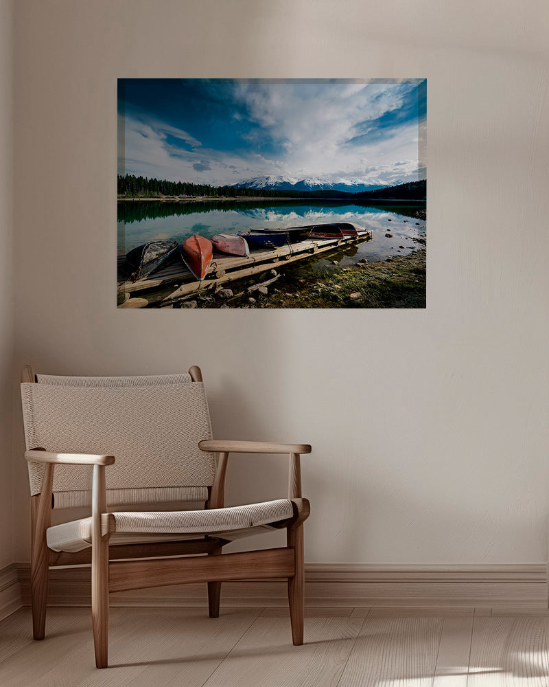 Landskabskunst med kanoer på molen – Canvas