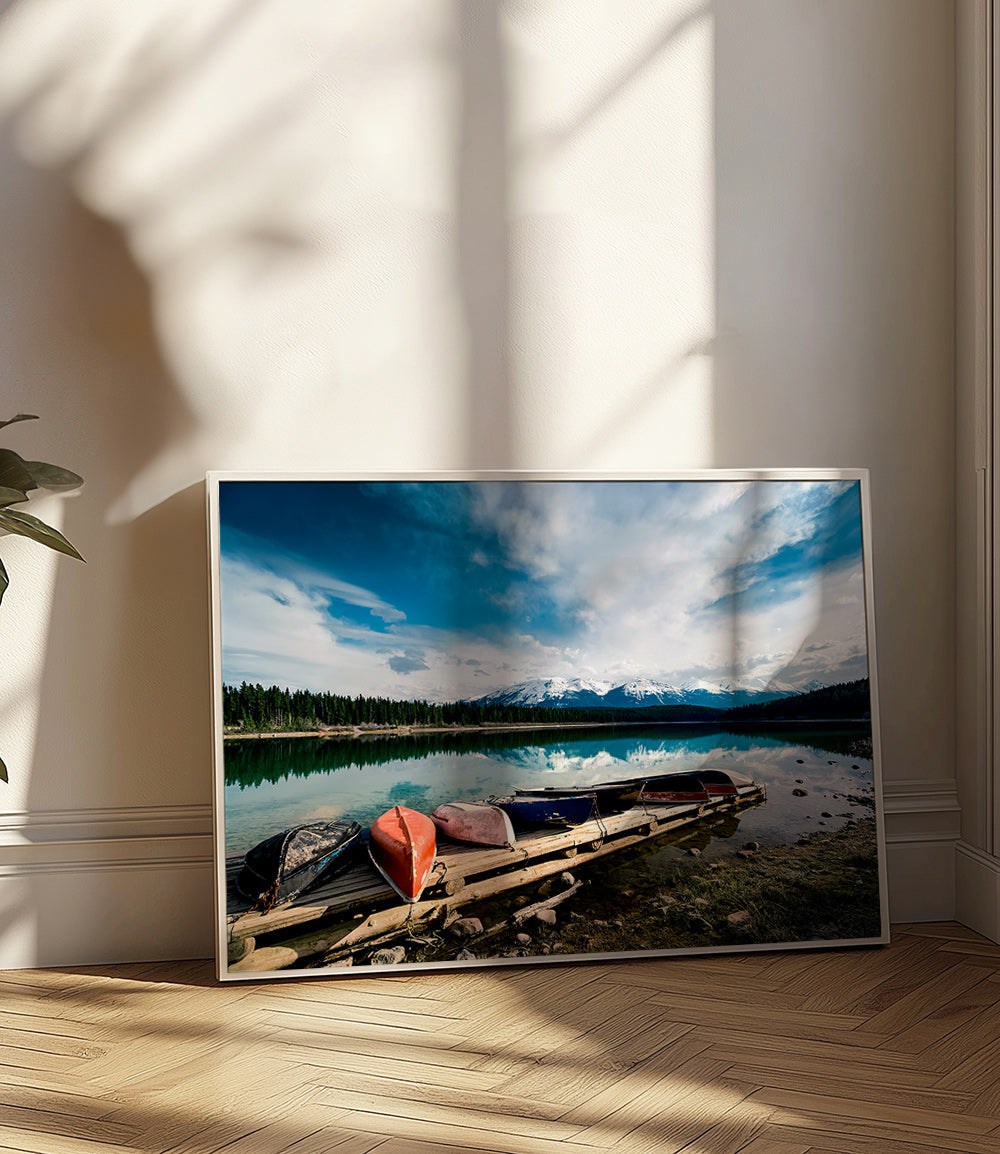 Landskabskunst med kanoer på molen – Product1