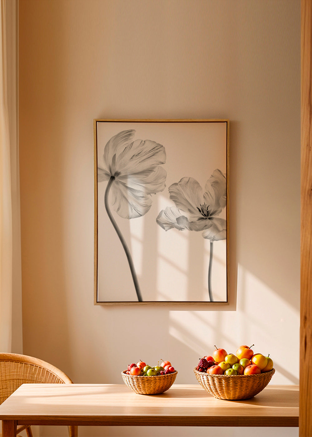 Botanisk plakat: tulipaner i sort-hvid