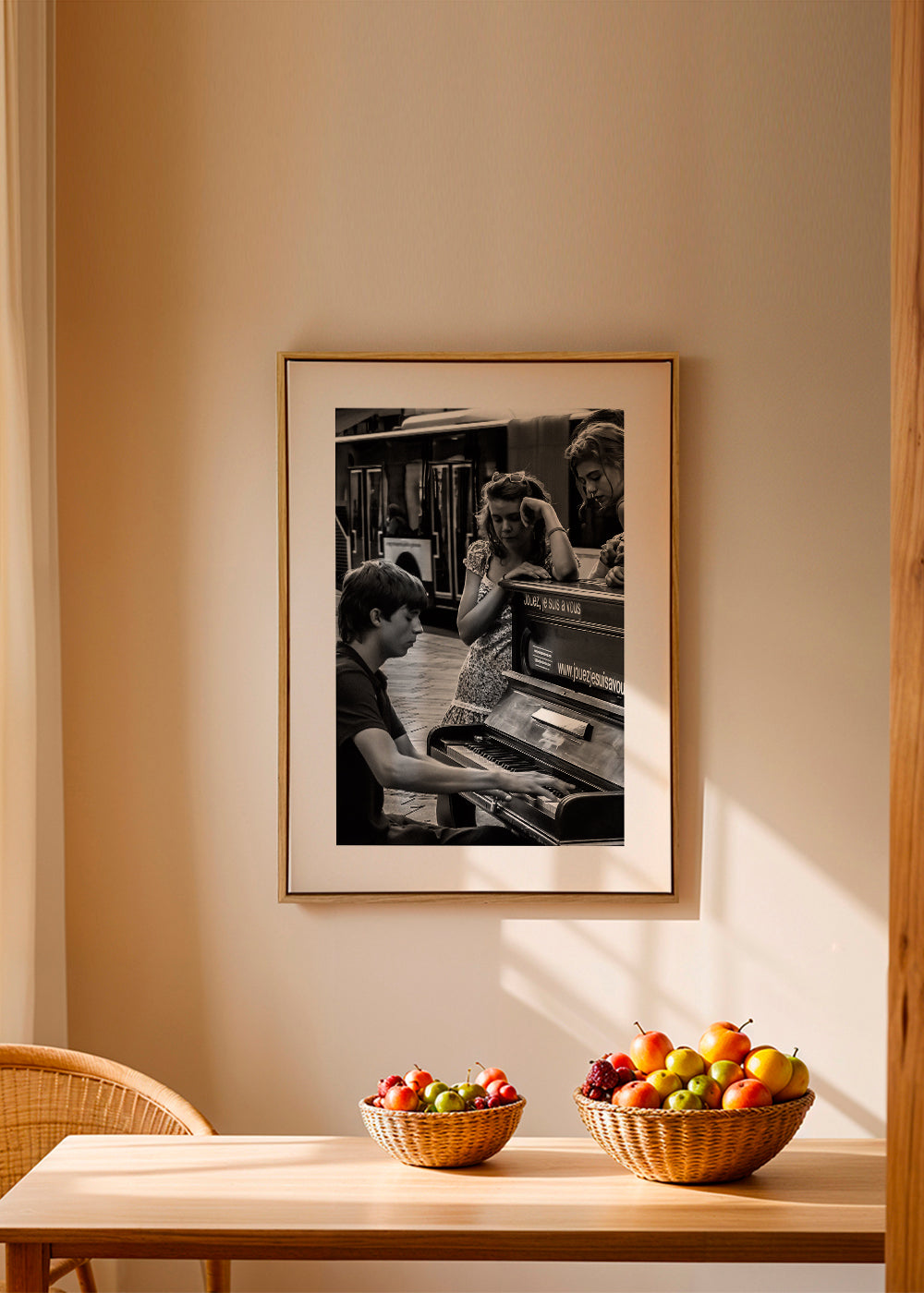 Gadefotografi: pianist ved sporvognen