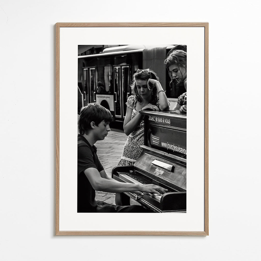 Gadefotografi: pianist ved sporvognen