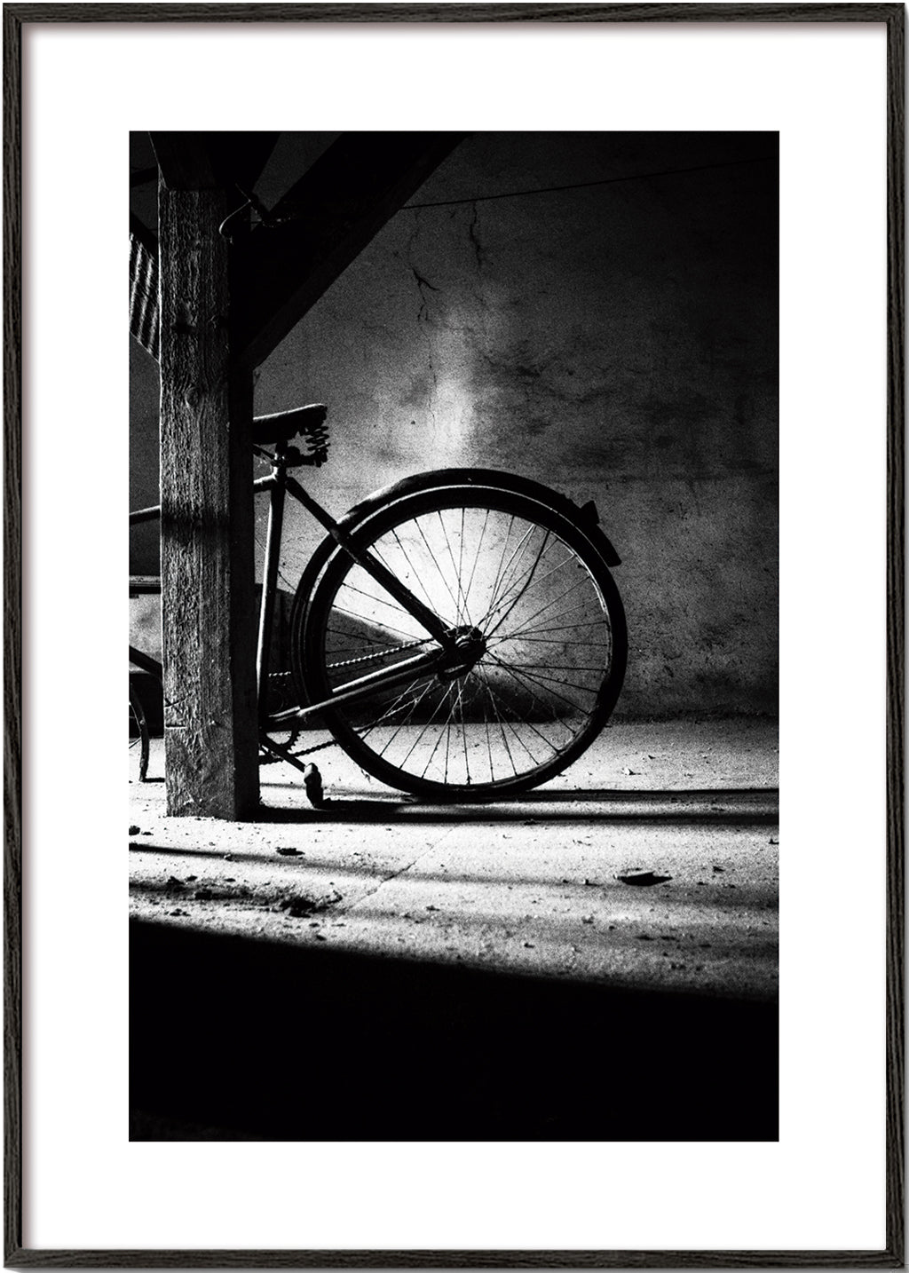 Fotografi af cykel indendørs