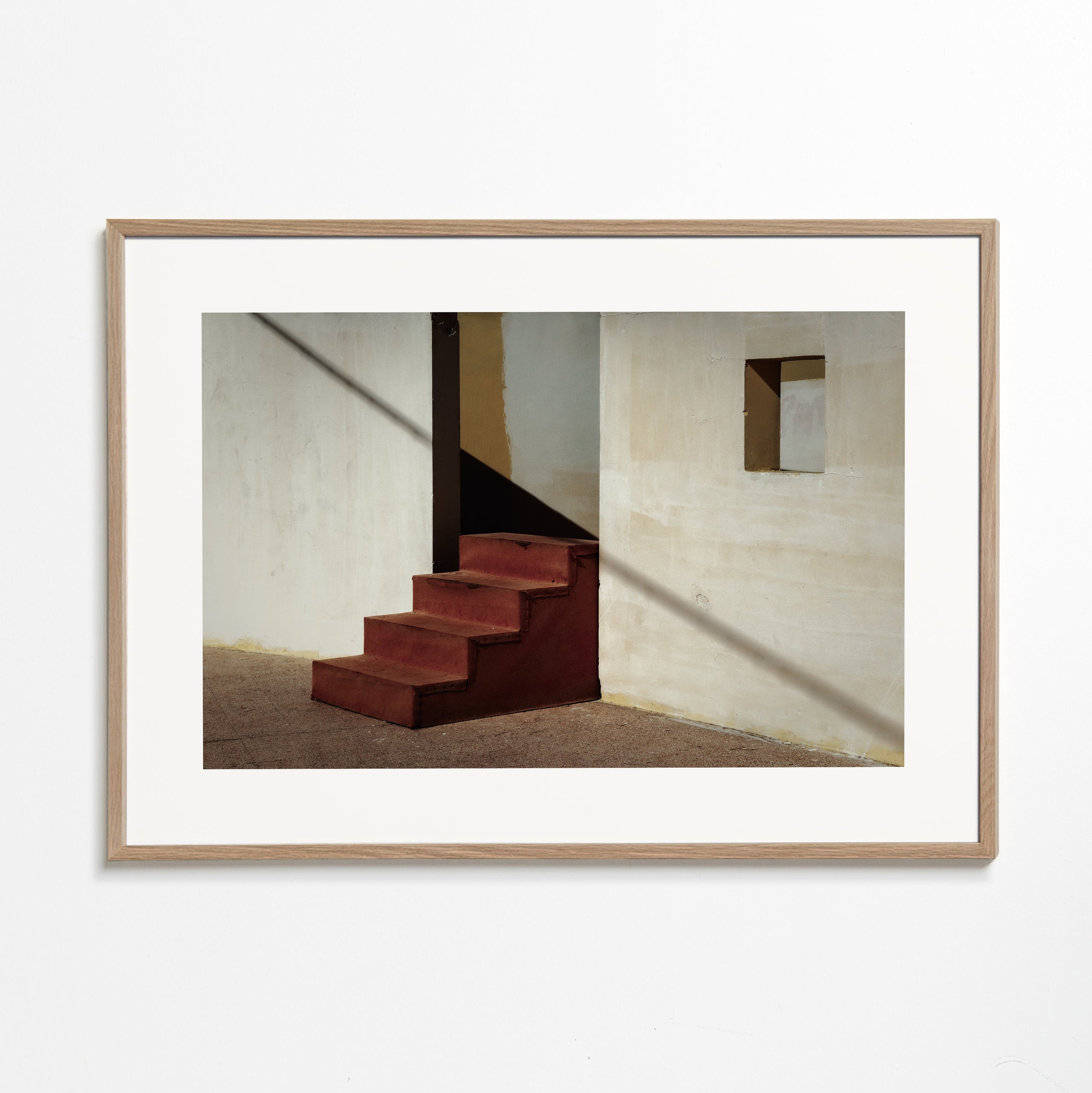Fotografi af minimalistisk trappe