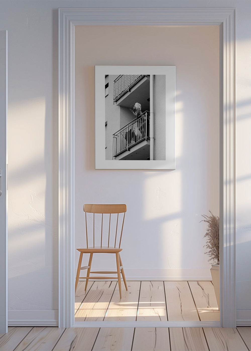 Fotografi af balkonøjeblik i sort-hvid