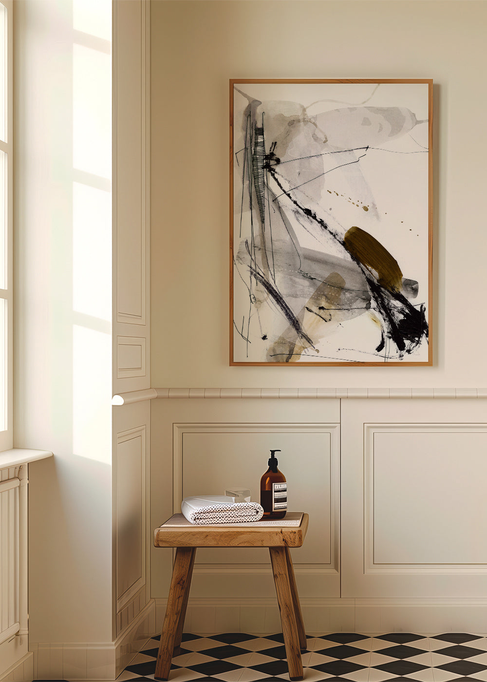 Abstrakt billede med sorte streger og beige vaske