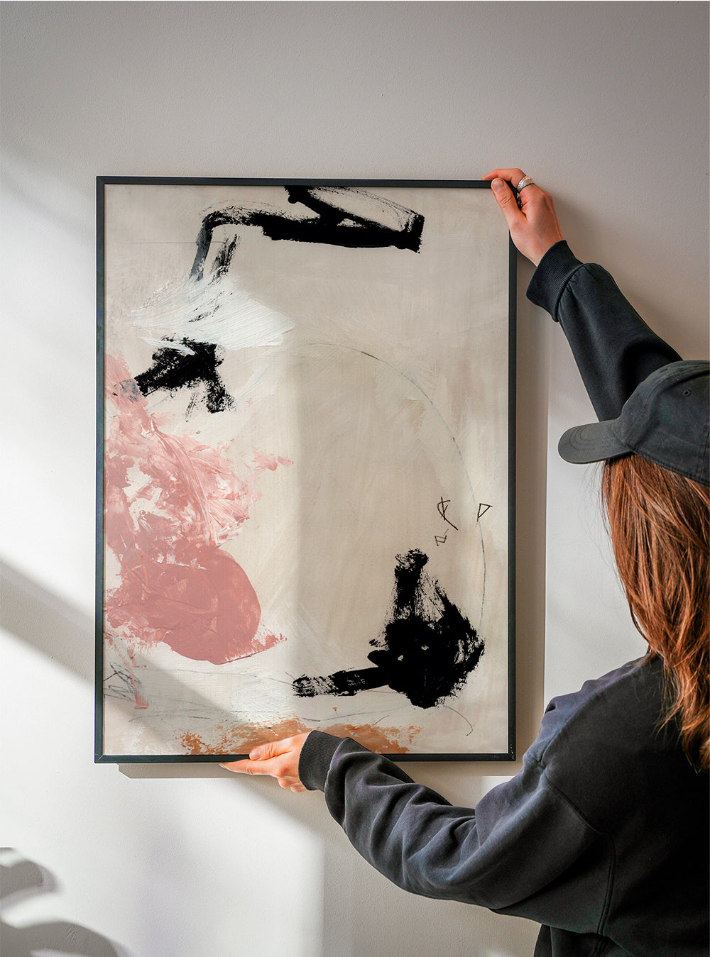 Abstrakt maleri: balletgestus i rosa og sort
