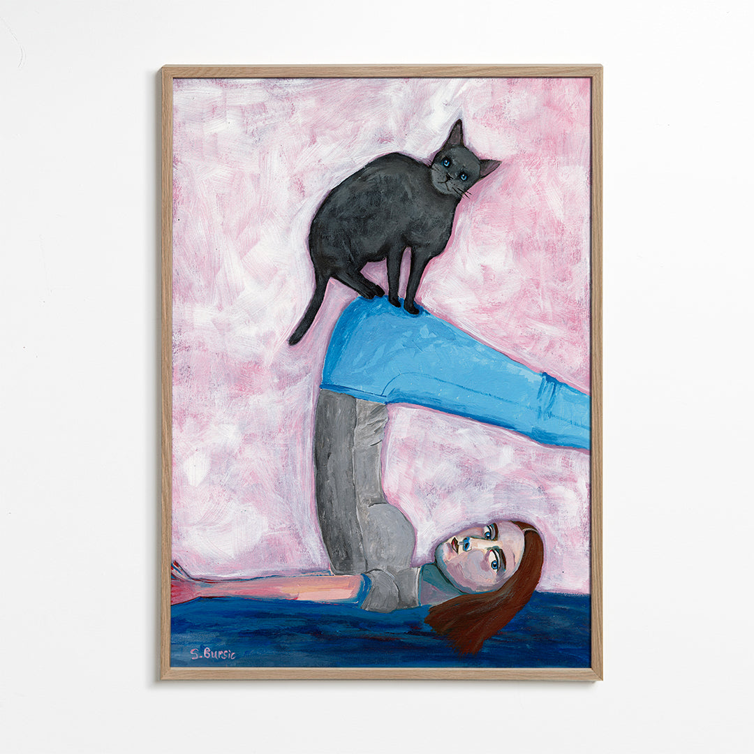 Afslappende design med yogastilling og kat