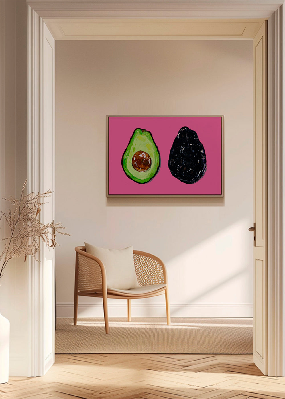 Køkkenkunst: avocado på lyserød baggrund