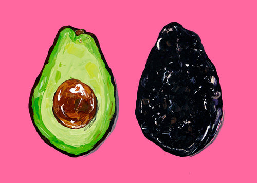 Køkkenkunst: avocado på lyserød baggrund