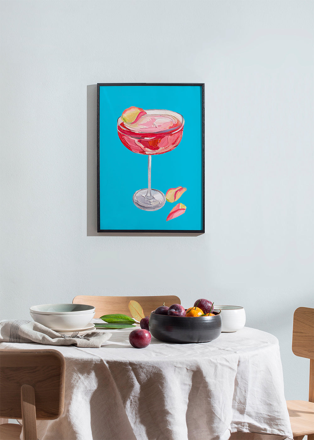 Køkkenkunst Rosa gin-cocktail på turkis