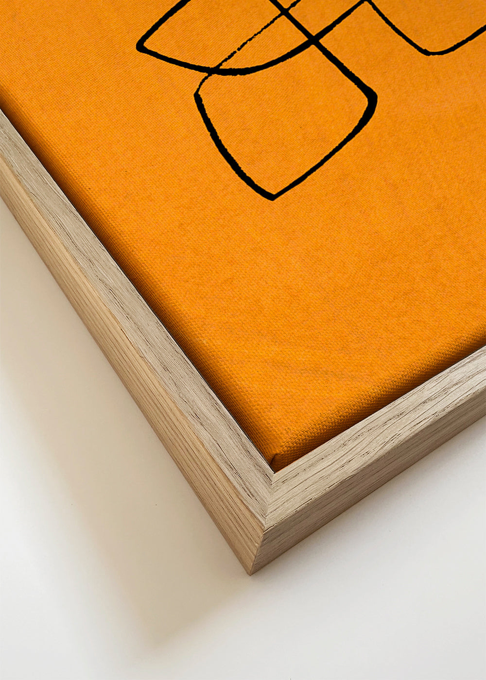 Abstrakt billede sort streg på orange flade
