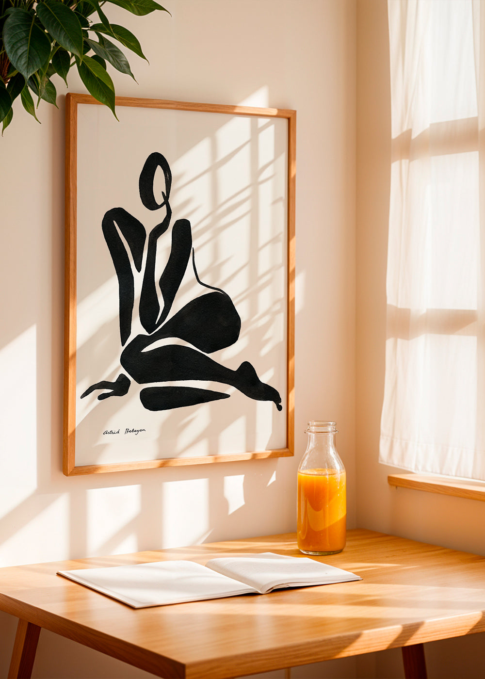Sort-hvidt billede med minimalistisk kvindefigur