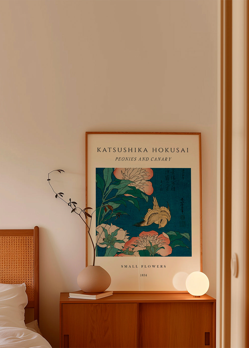 Botanisk plakat med pæoner og kanariefugl