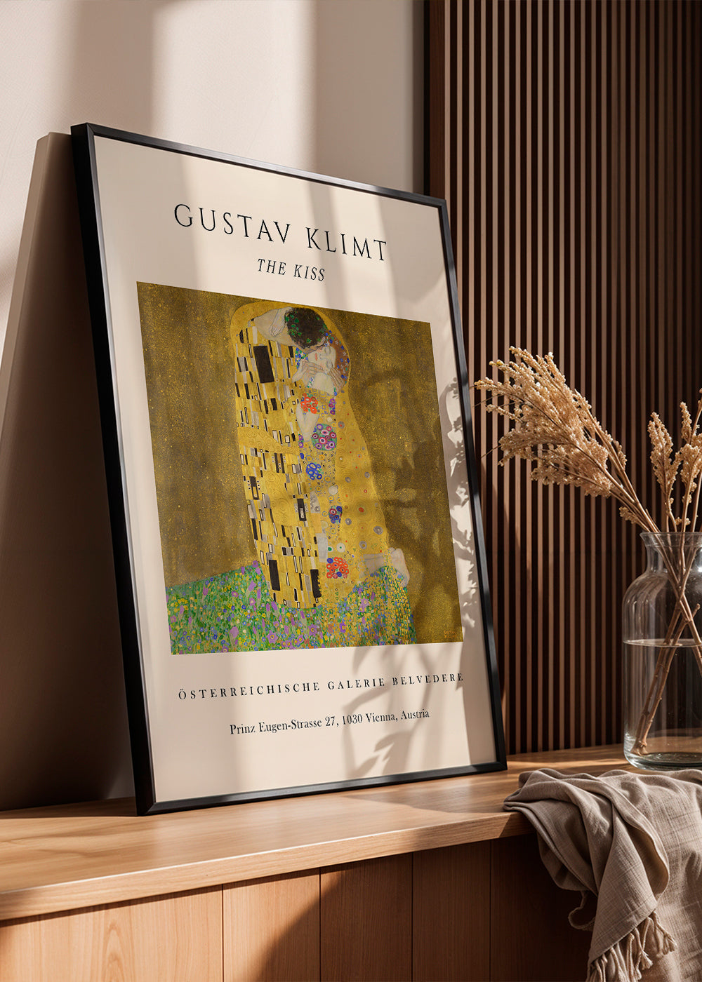 Vintage plakat 'The Kiss' af Klimt i guld