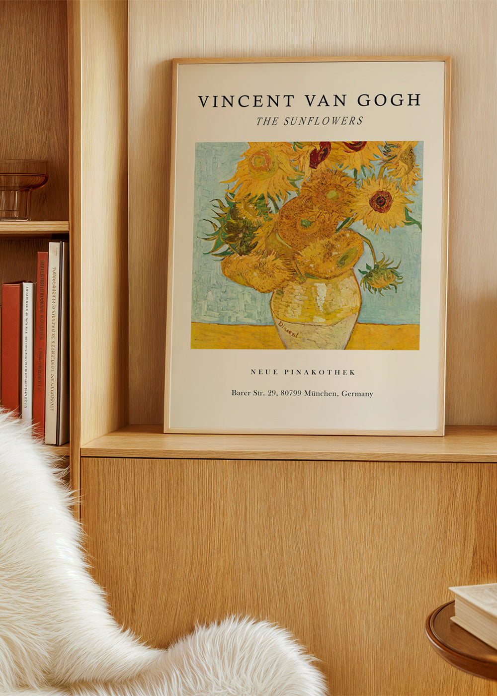 Botanisk plakat: Solsikker i gul vase