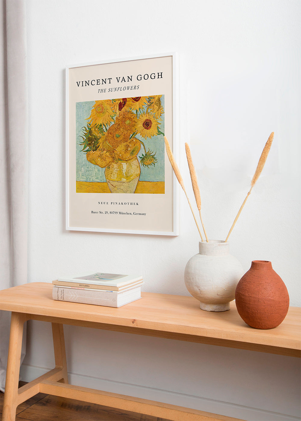 Botanisk plakat: Solsikker i gul vase