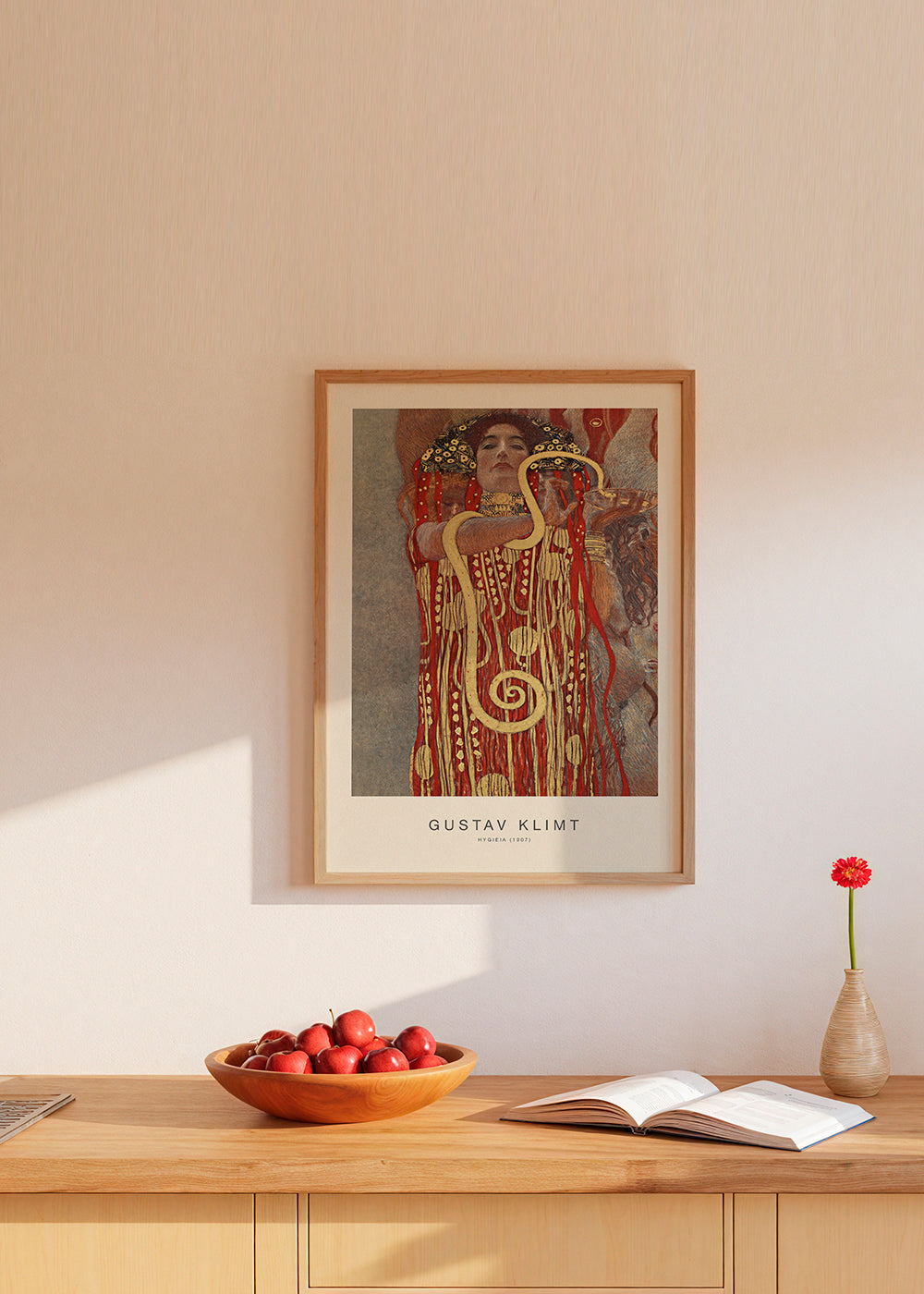 Vintage kunst Hygieia af Klimt i guld og rød
