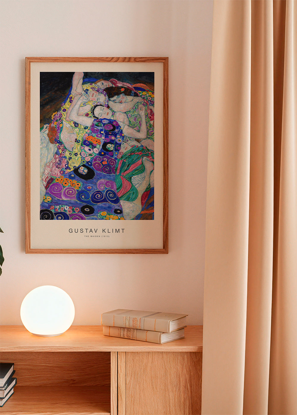 Vintage-plakat med ornamentale figurer inspireret af Klimt
