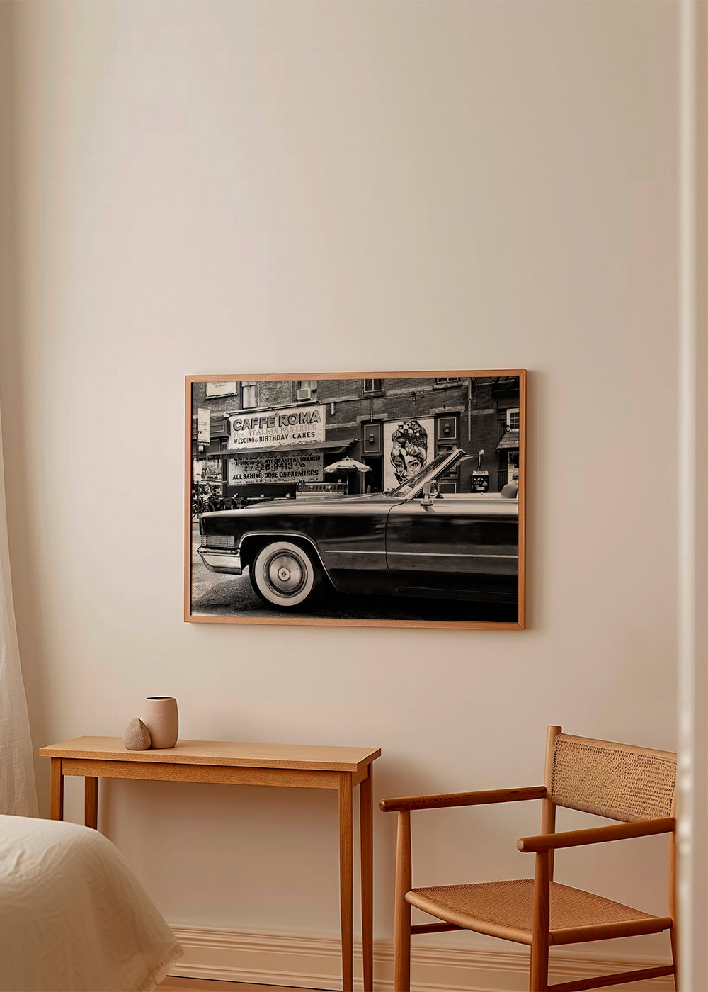 Fotografi af klassisk bil og urbant murmaleri