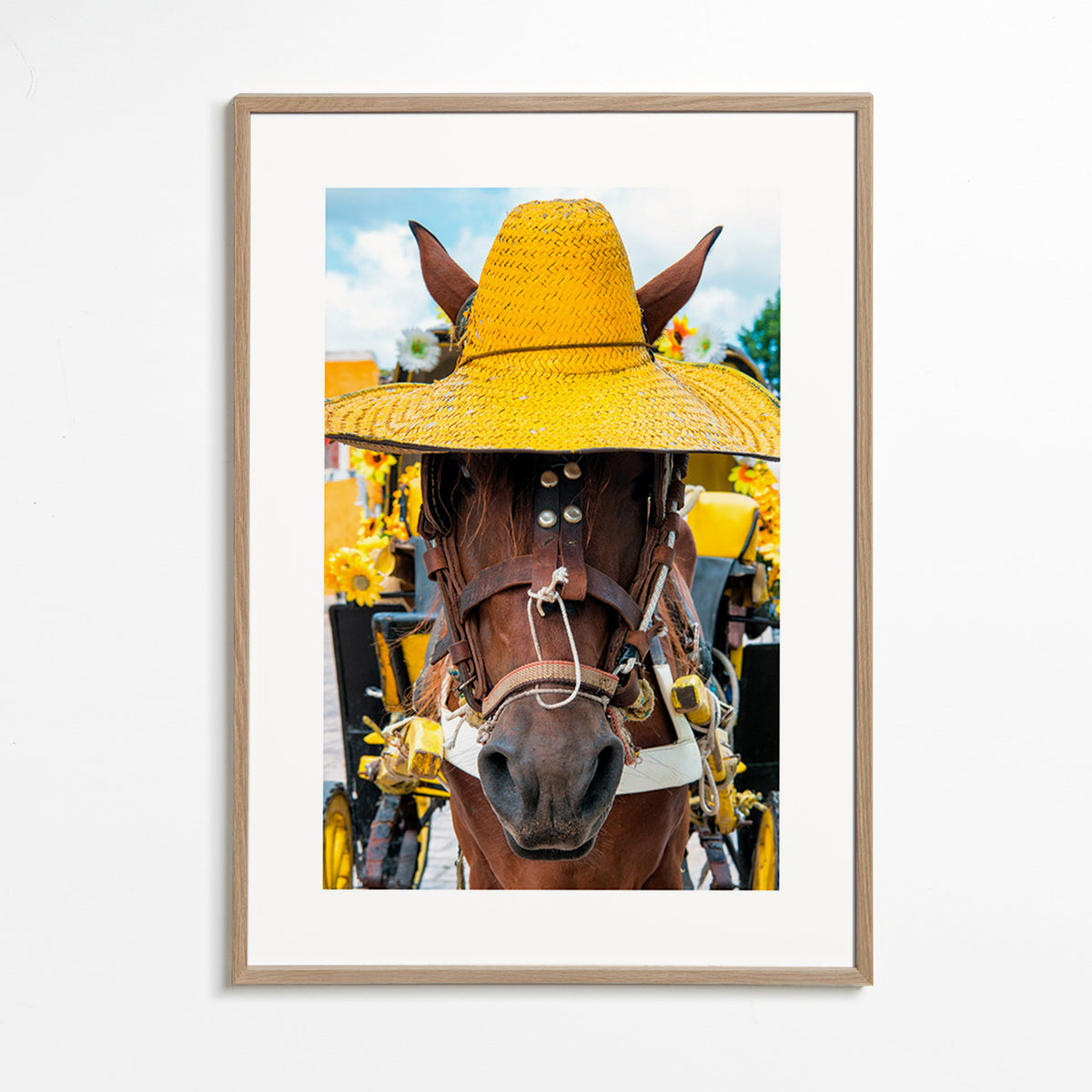 Hest med gul hat – Oak Frame