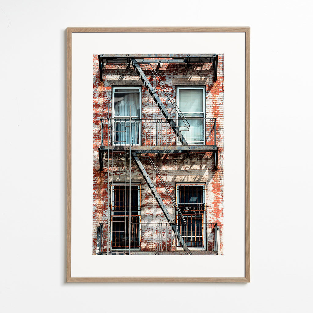 Fotografi af facade med brandstige – Oak Frame