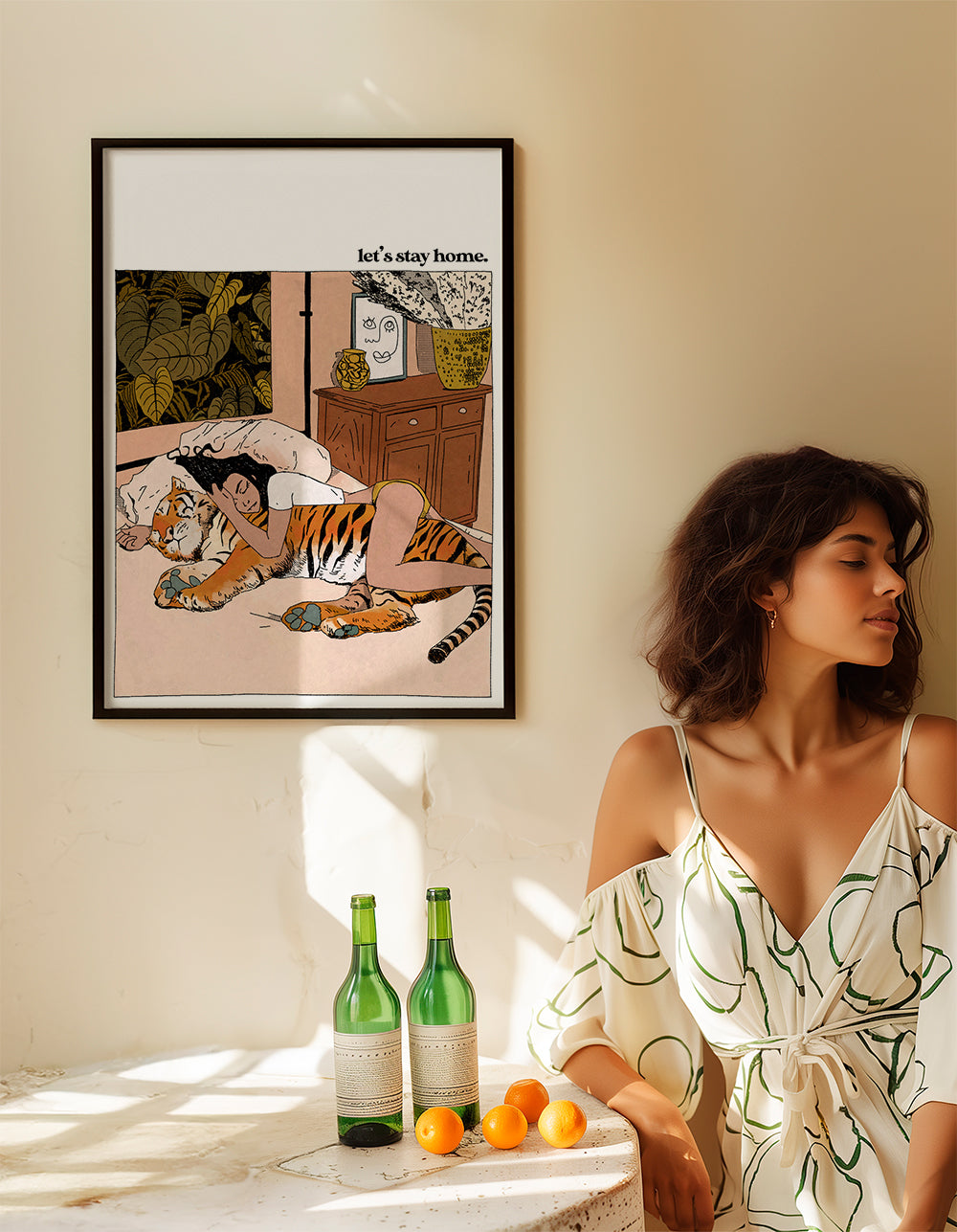 Illustration: kvinde omfavner tiger derhjemme