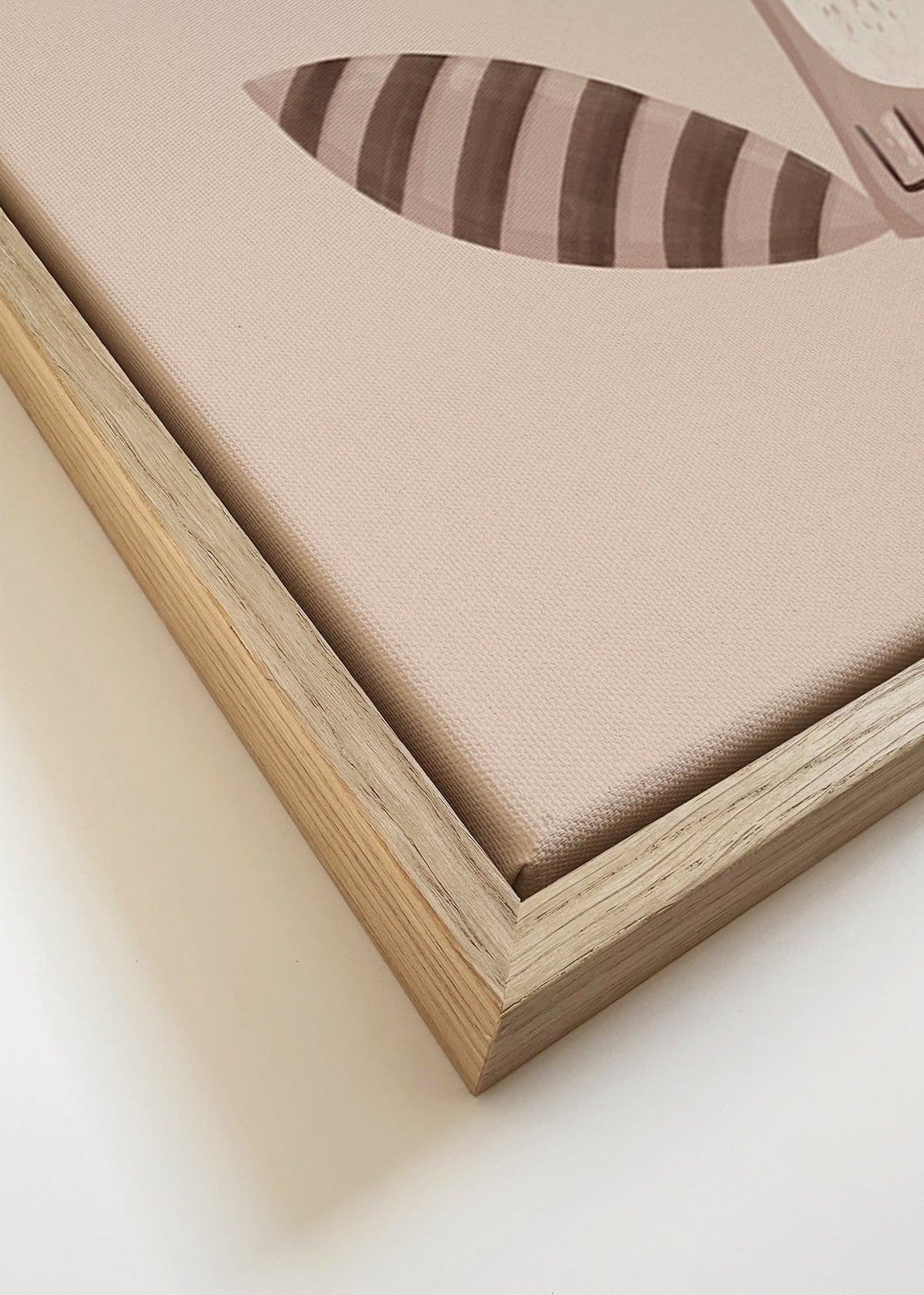 Børneplakat: smilende vaskebjørn på beige baggrund