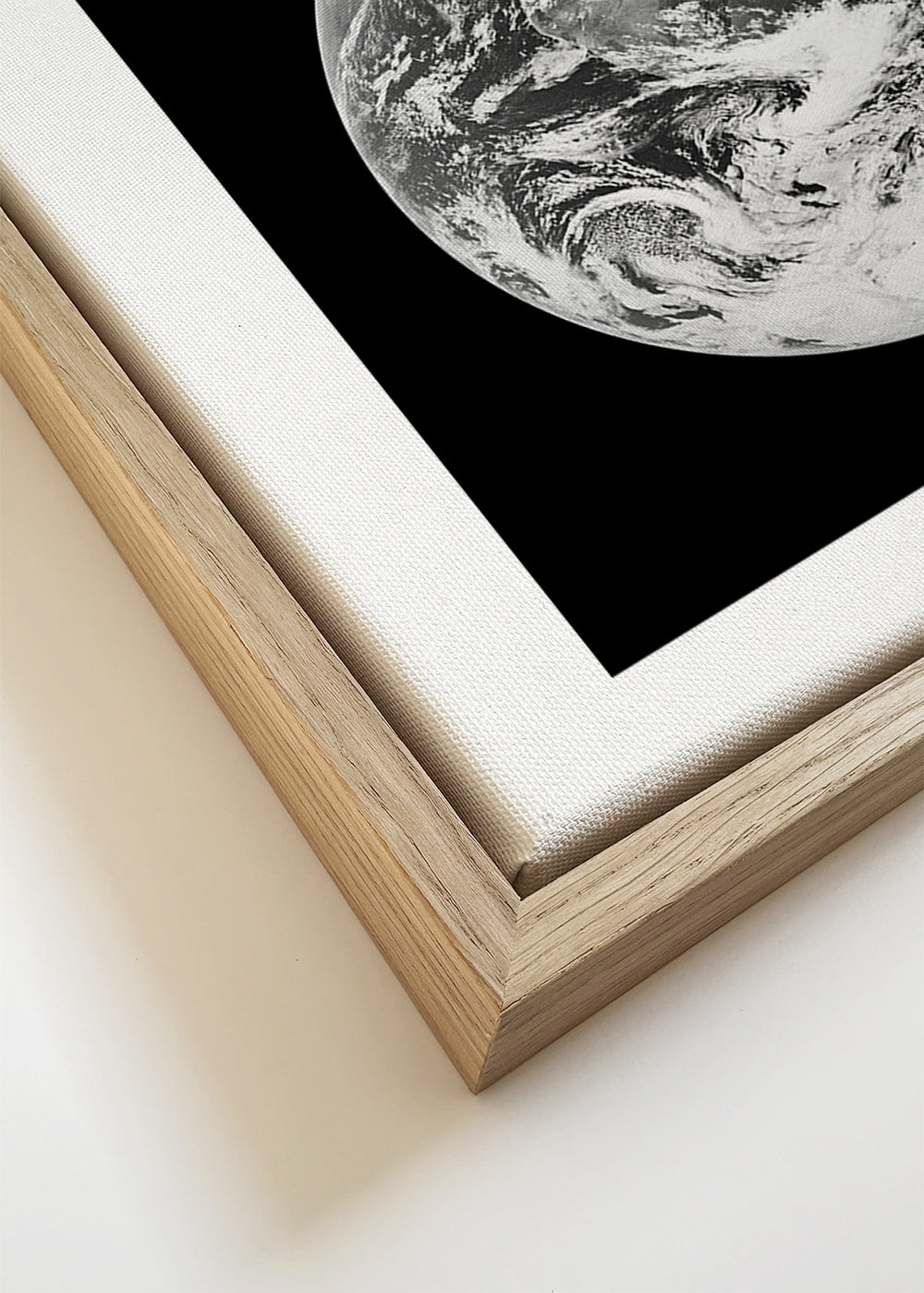 Sort-hvid kunst Jordens foto fra rummet med skystruktur