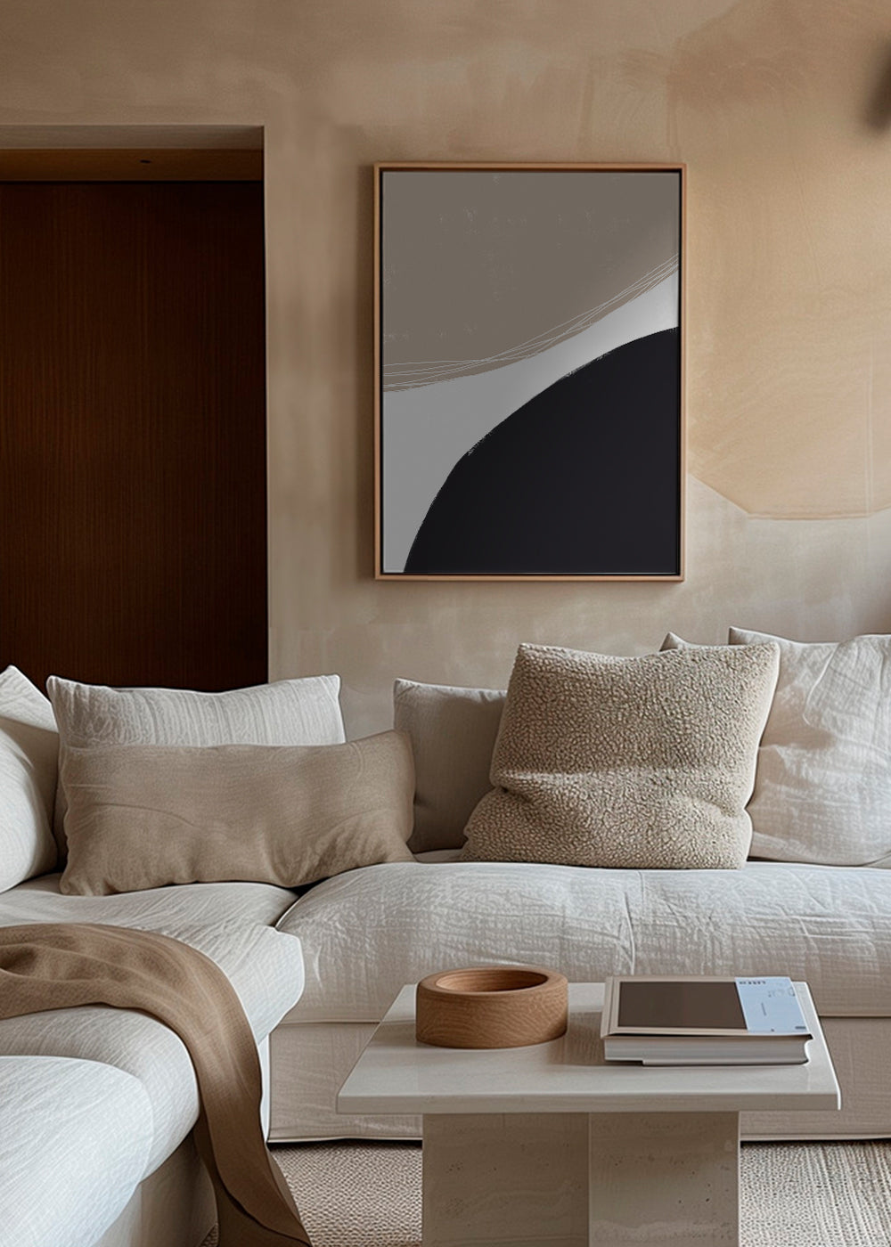 Minimalistisk kunst med organiske beige former
