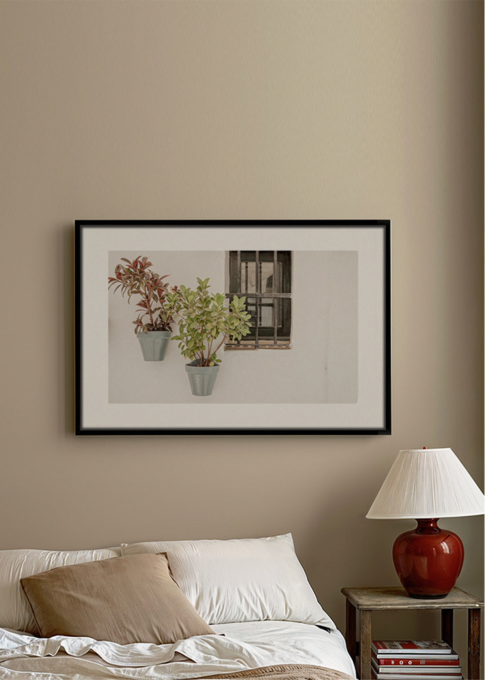 Botanisk plakat: potteplanter ved vindue