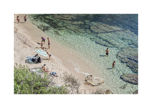 Landskabstryk: kyststrand set fra oven