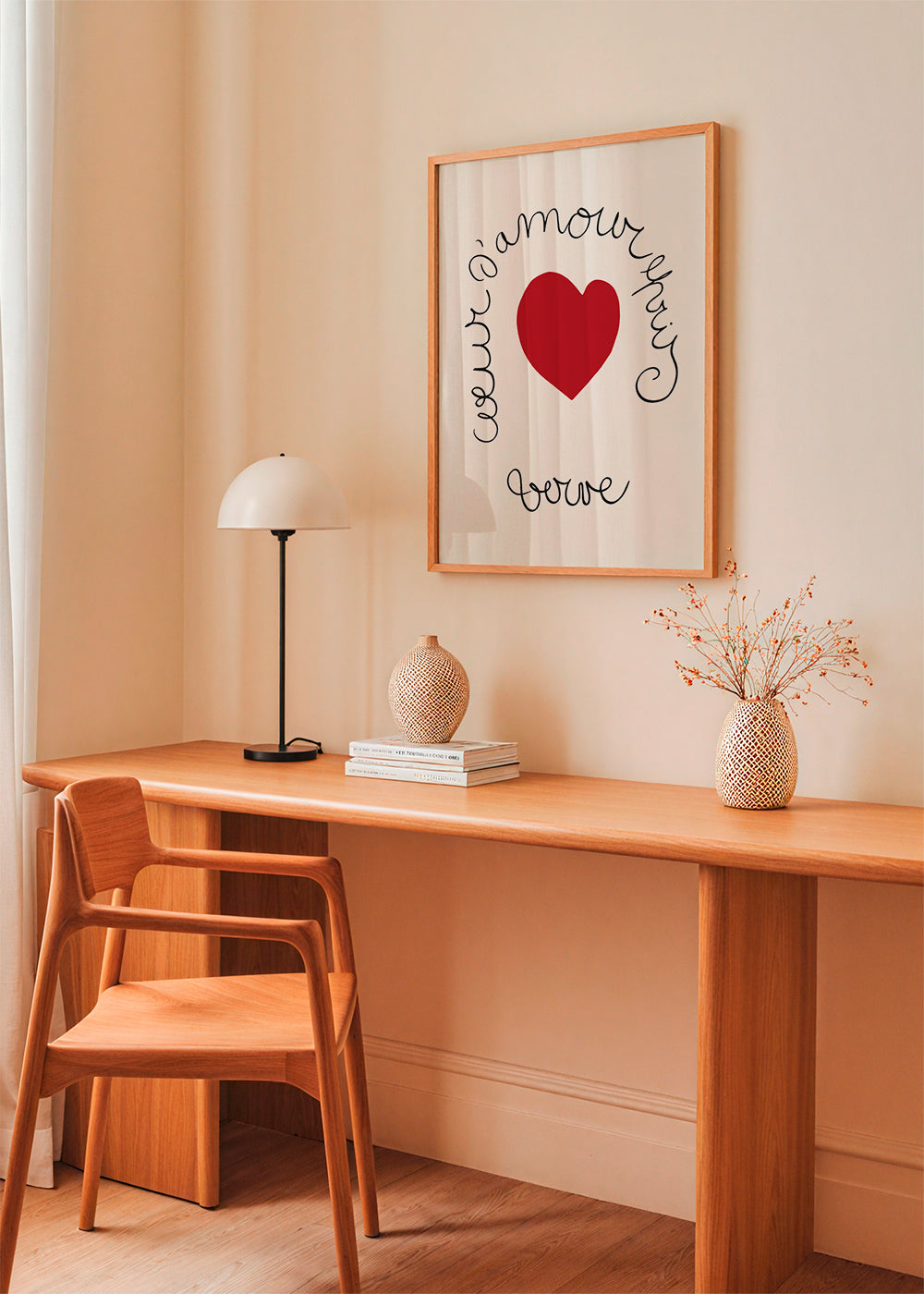 Rødt hjerte illustration med buet lettering