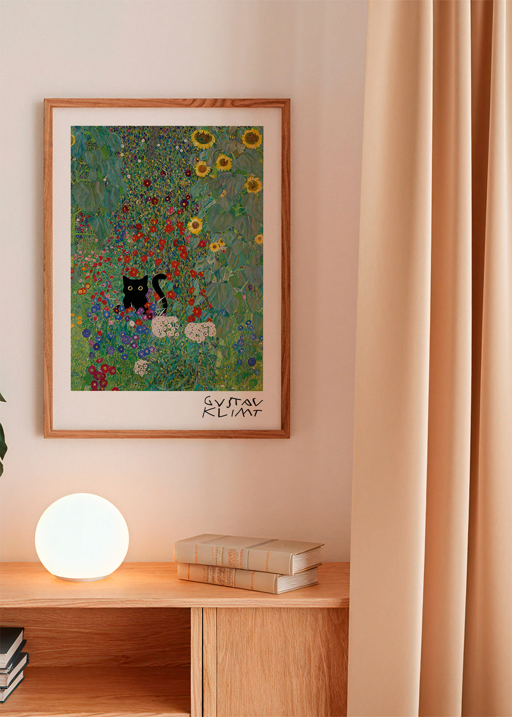 Kat i have kunstværk i Klimt-stil