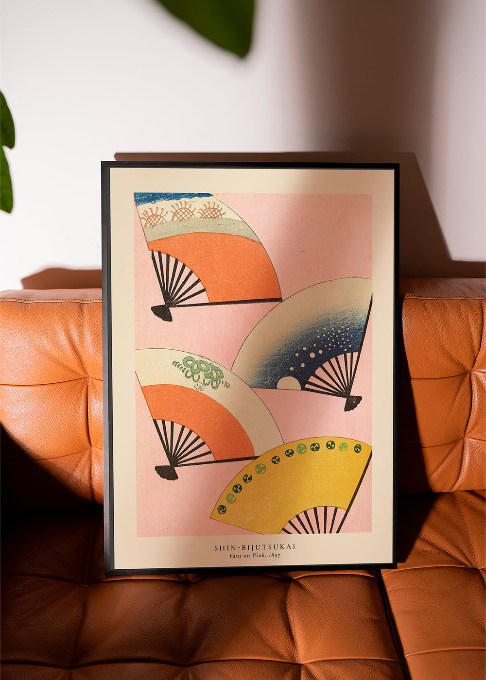 Japansk illustration med vifter på pink baggrund