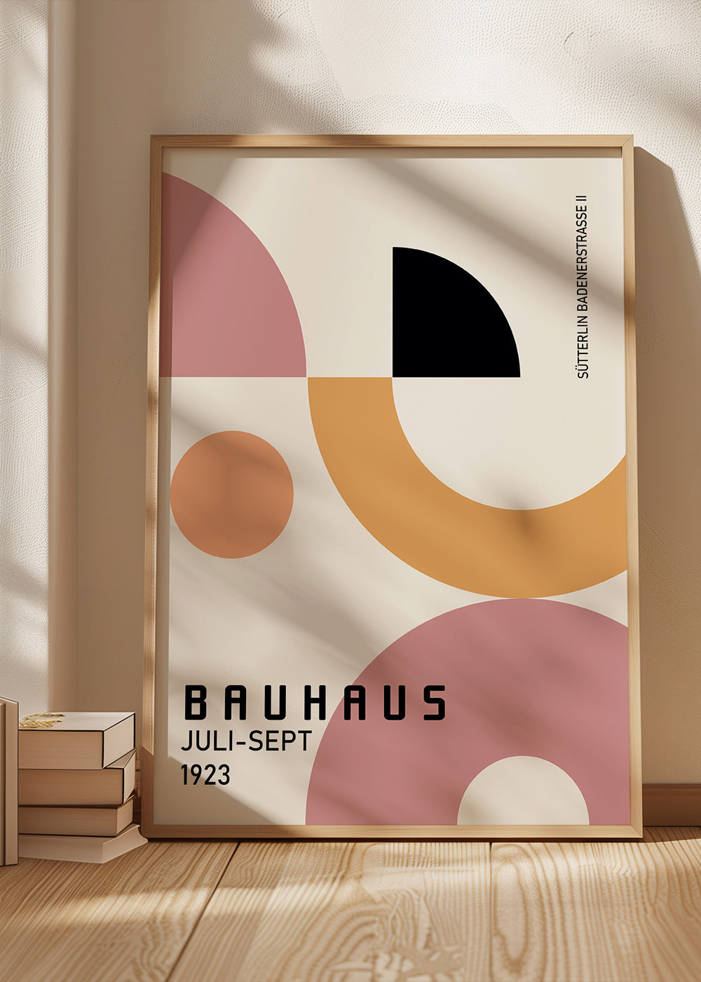 Geometrisk Bauhaus-plakat rosa og sennep