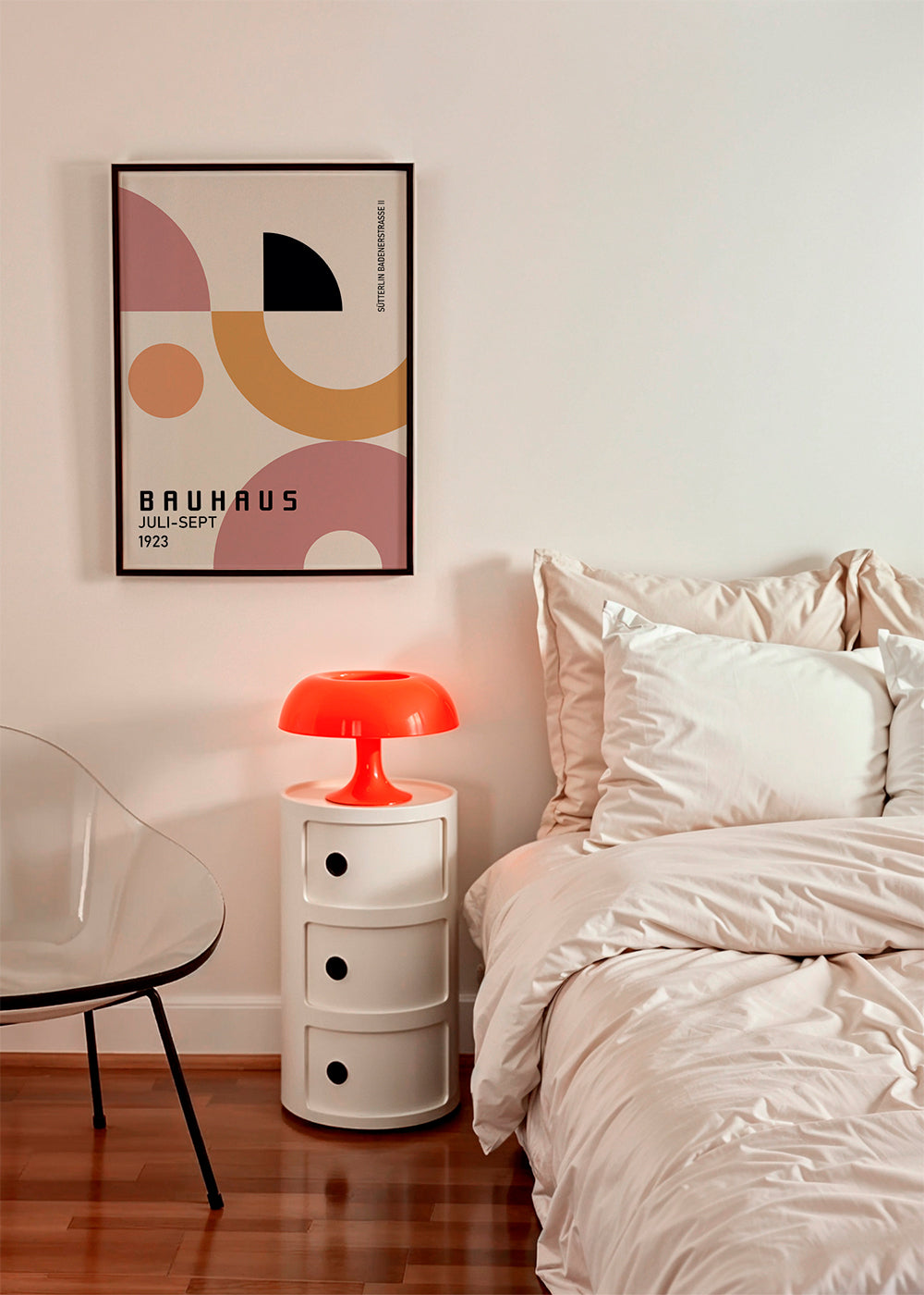 Geometrisk Bauhaus-plakat rosa og sennep