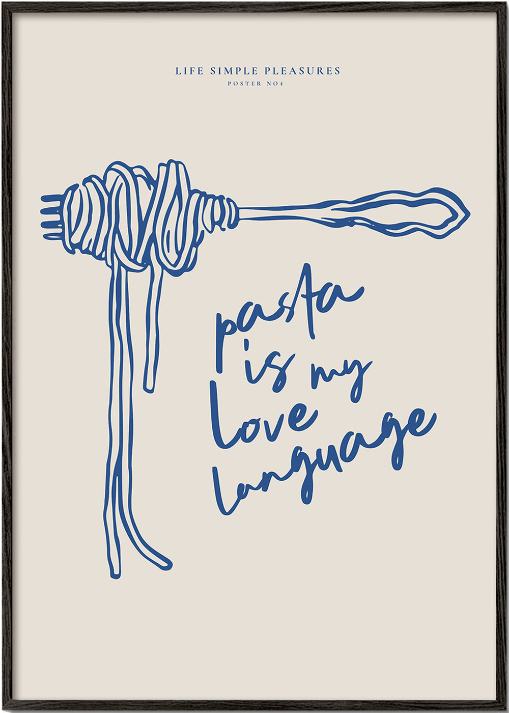 Køkkenkunst med pasta og blå typografi