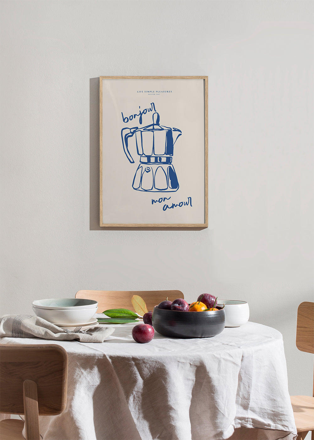 Køkkenkunst med blå moka og håndskrift