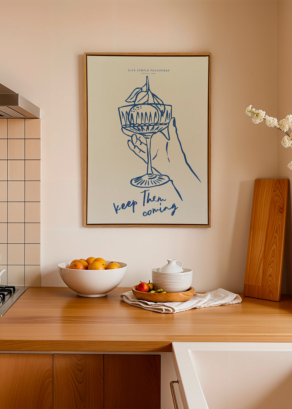 Køkkenkunst: cocktailglas i blå linjetegning