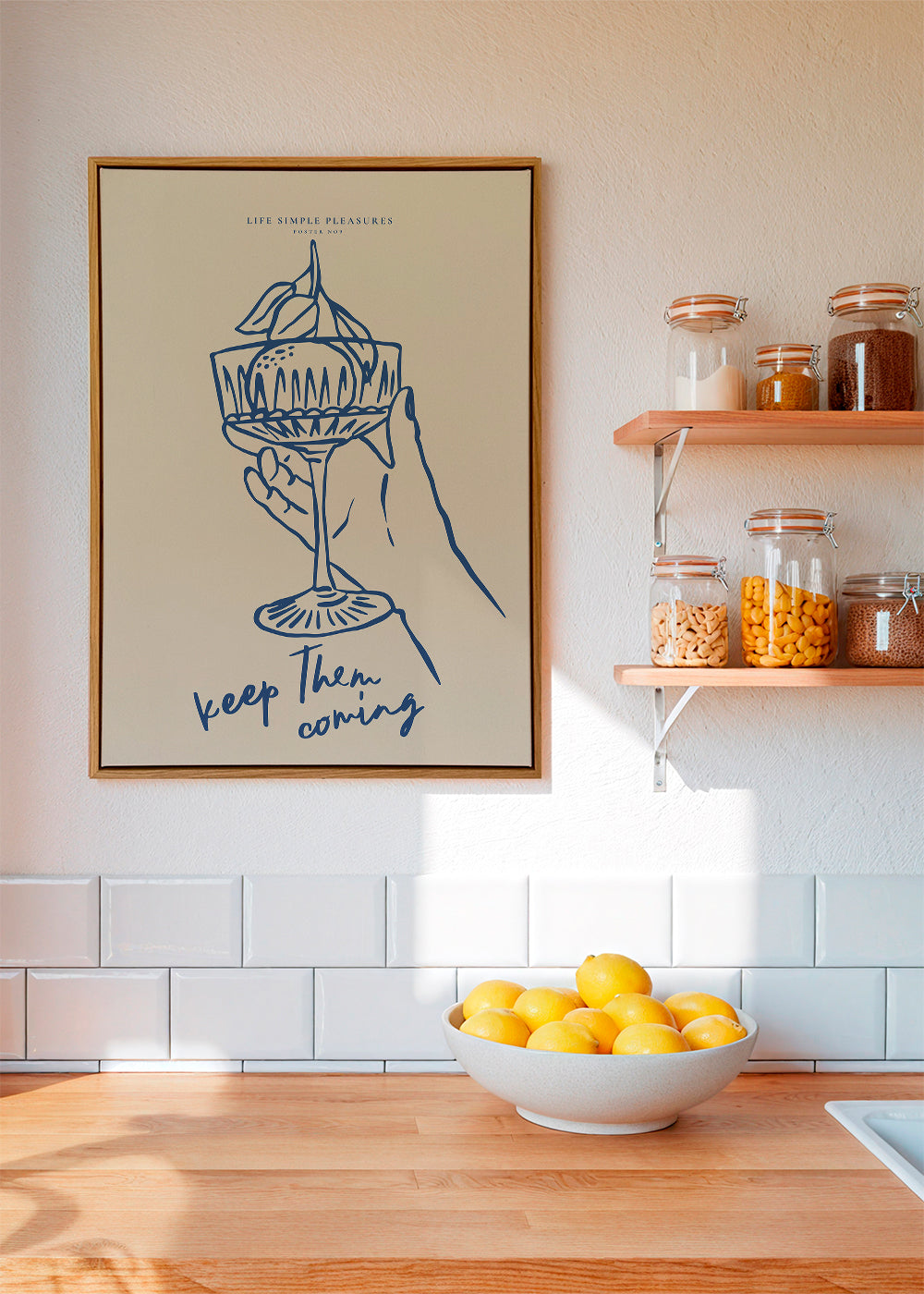 Køkkenkunst: cocktailglas i blå linjetegning