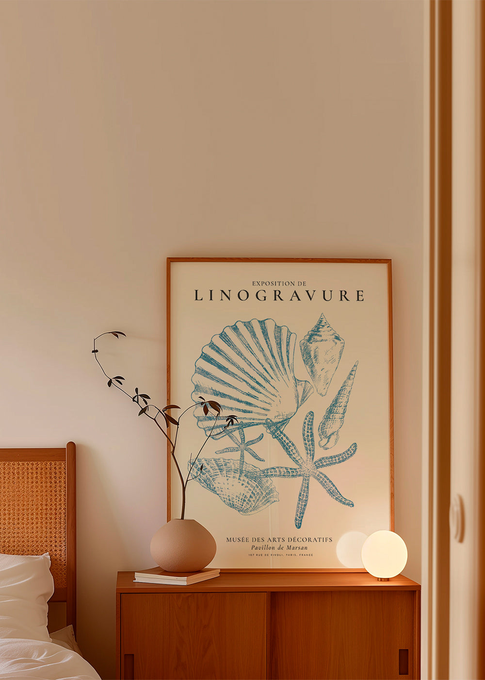 Linoleumtryk af muslinger i blå