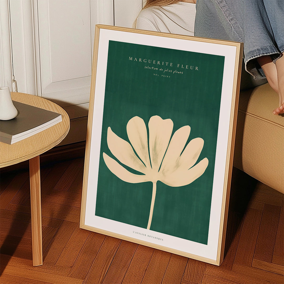 Botanisk plakat med marguerit i creme-silhuet