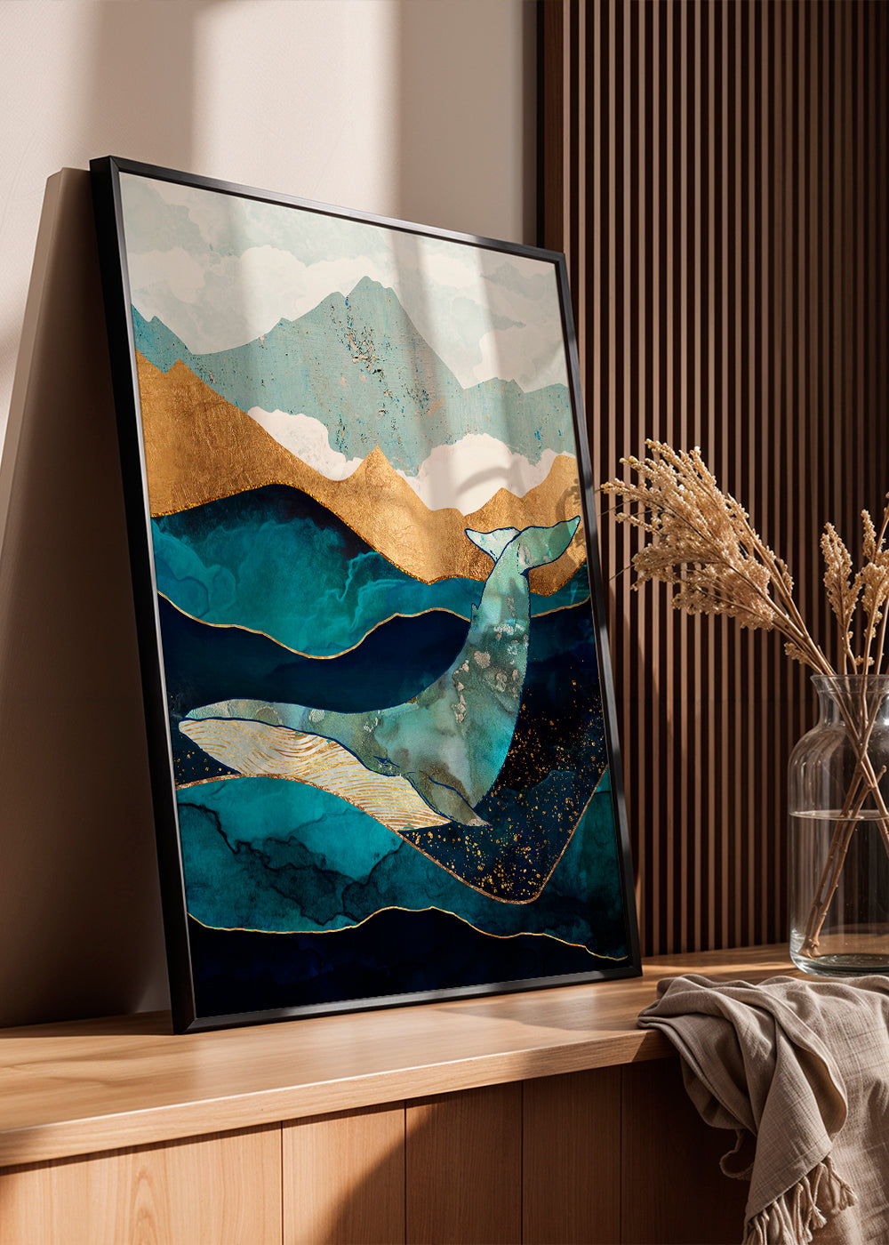 Kunst blaae hval over gyldne bølger