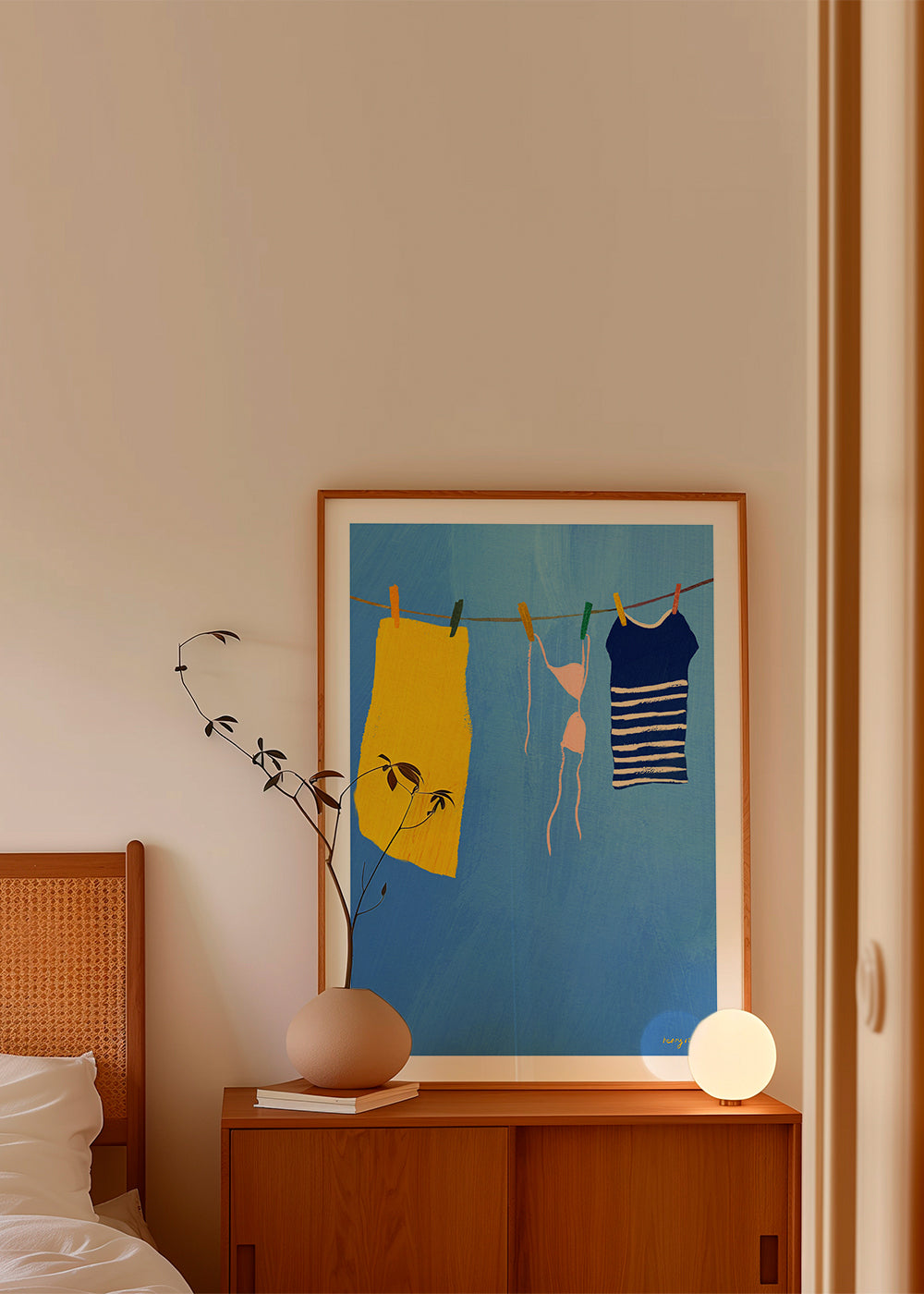 Illustration vasketøj på snor mod blåt baggrund