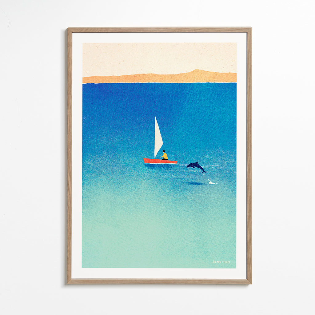 Kunst med delfin og sejlbåd på blåt hav – Oak Frame