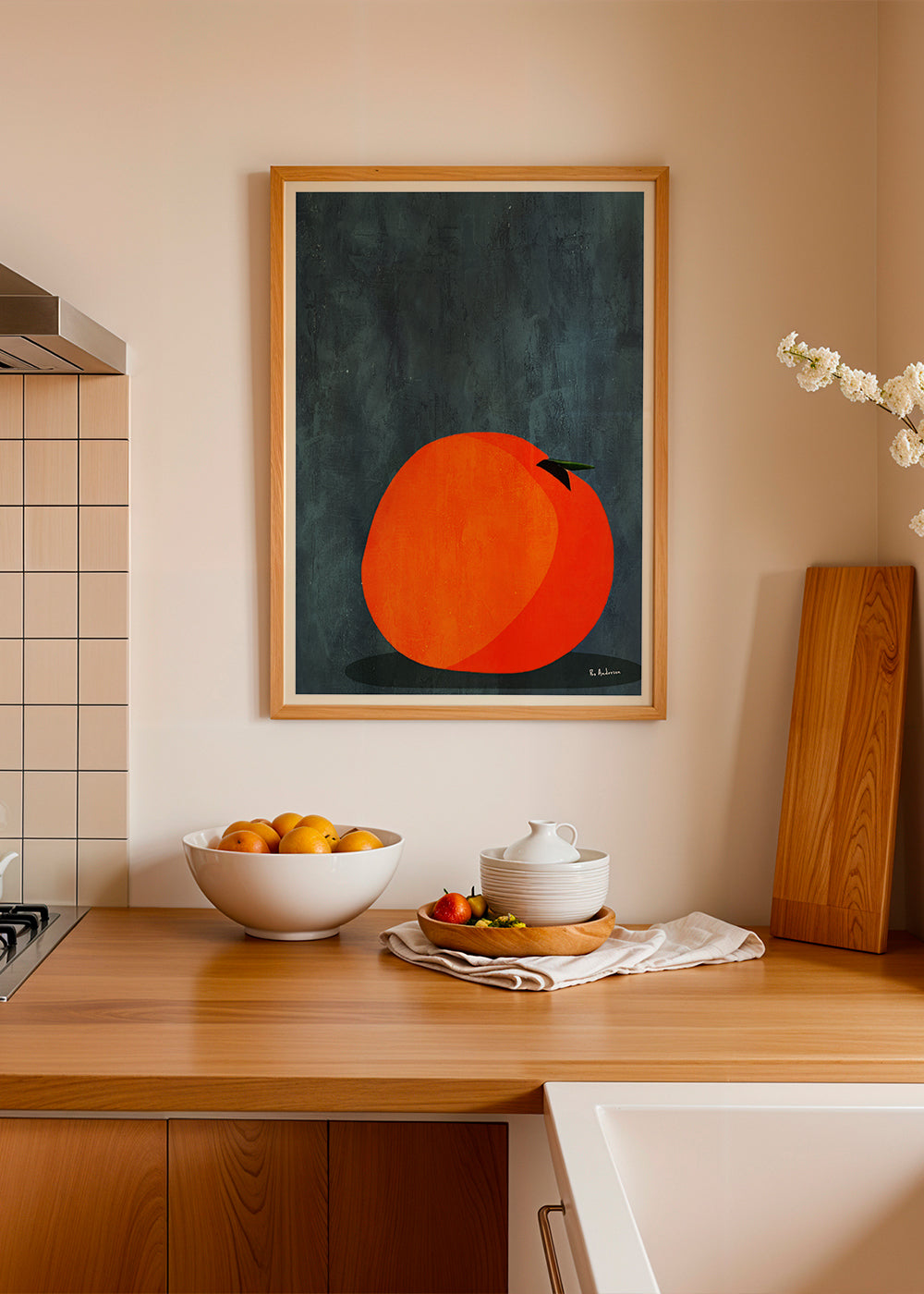 Køkkenkunst: orange minimalist på mørk tekstur