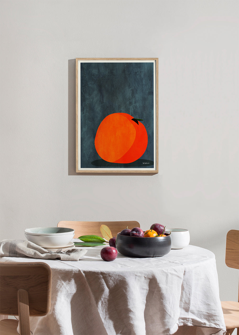 Køkkenkunst: orange minimalist på mørk tekstur