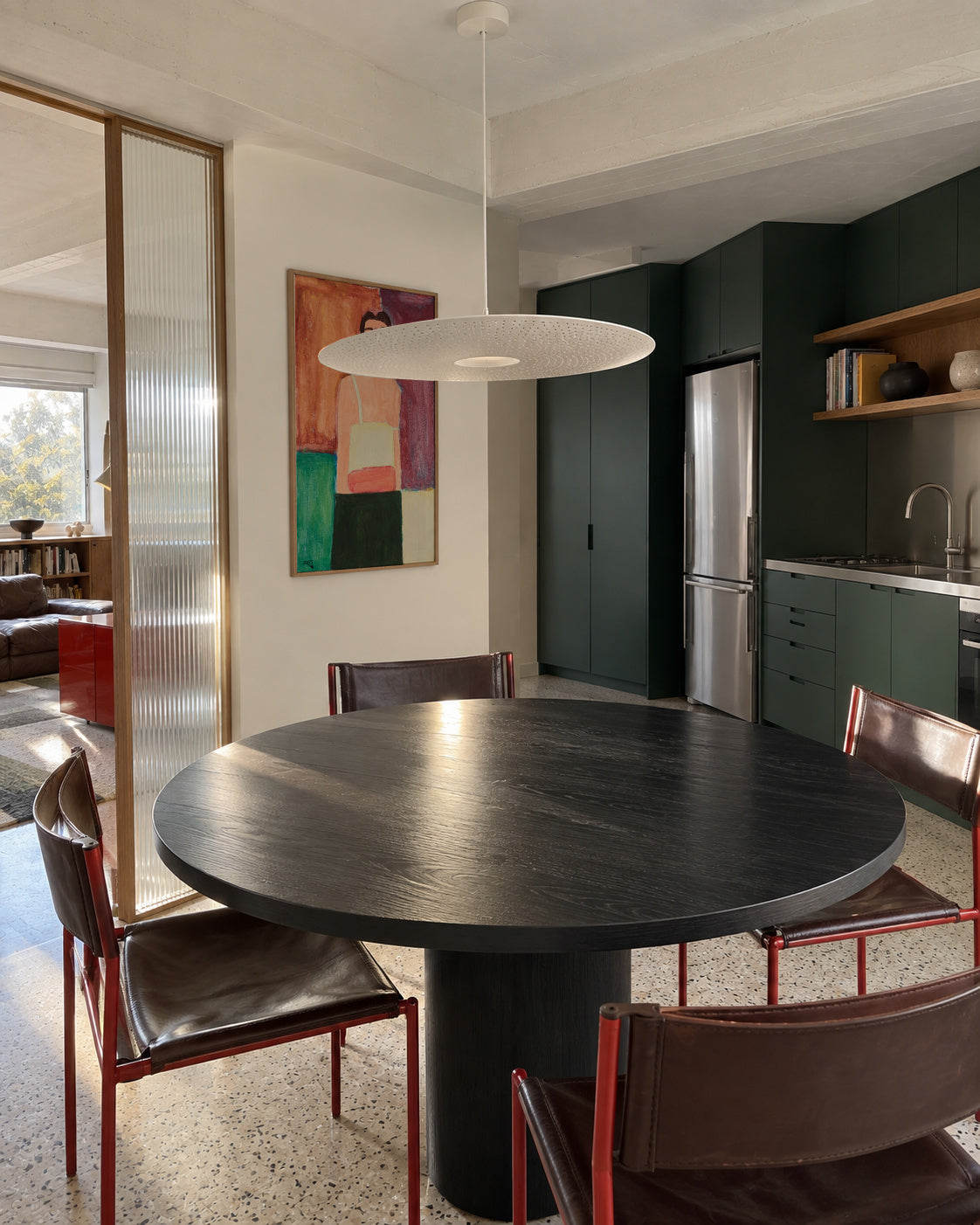 Bárbara, la mujer contenta - Jesús Llorente - Framed poster in an interior