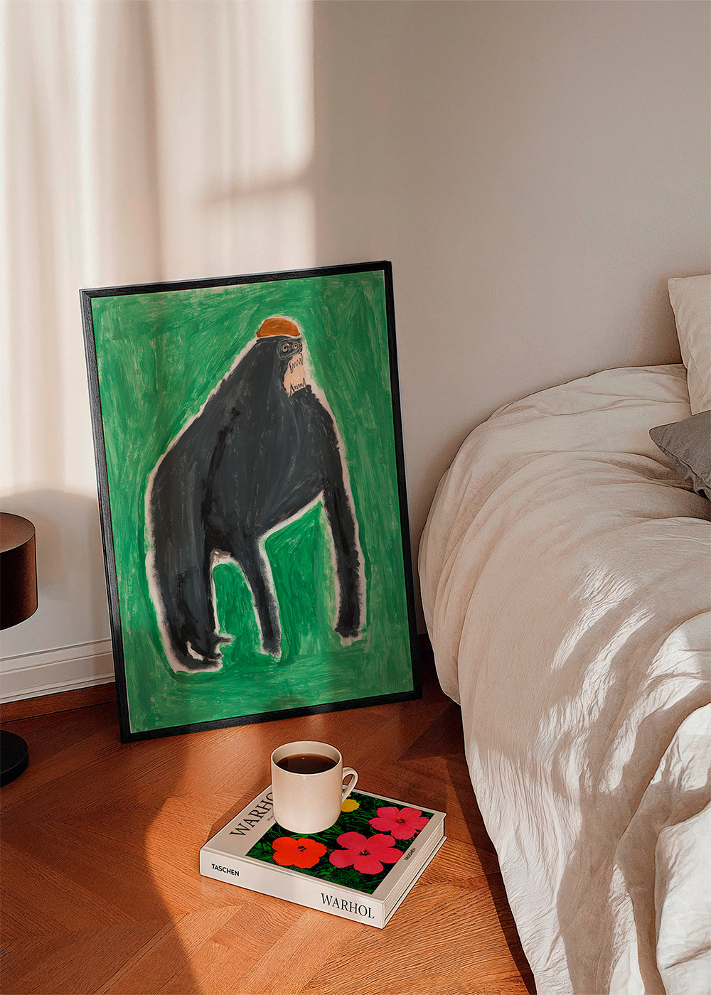 Billede gorilla udtryksfuld på grøn baggrund