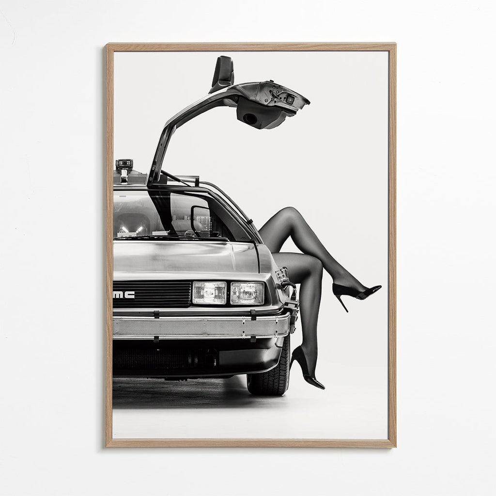 Sort-hvid kunst: DeLorean med stiliserede ben